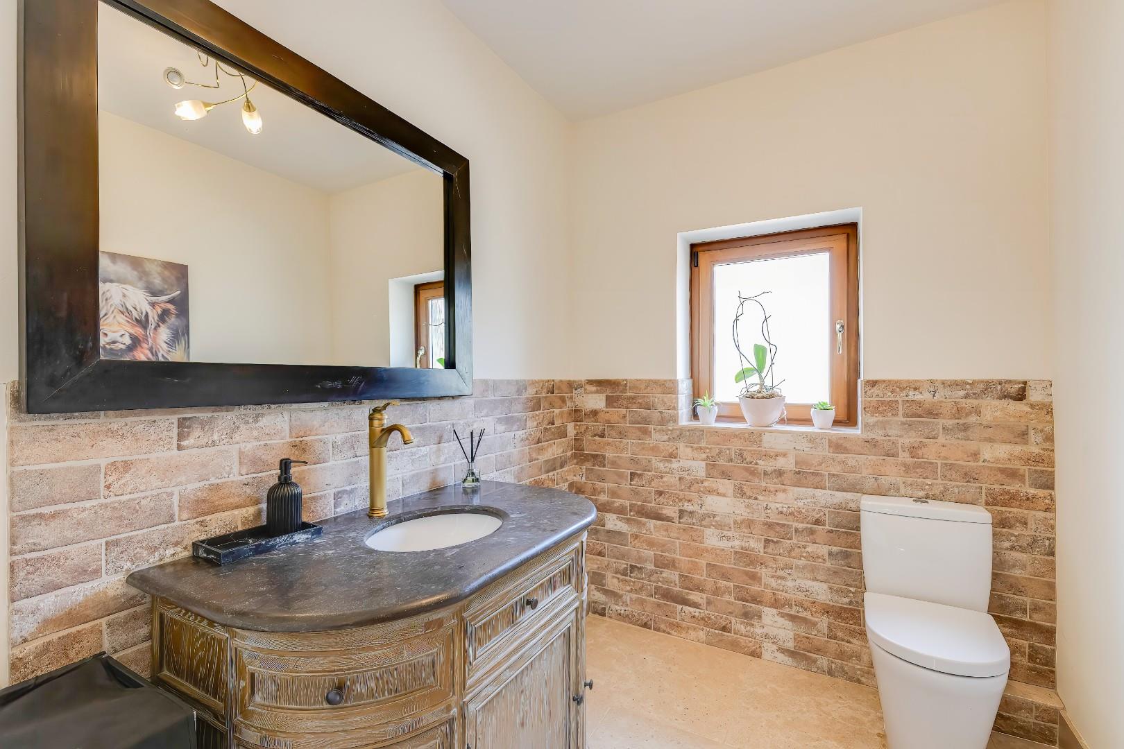 Ty Broc, Parc Farm, St. Donat's, Nr Llantwit Major, Vale of Glamorgan, CF61 1AG
